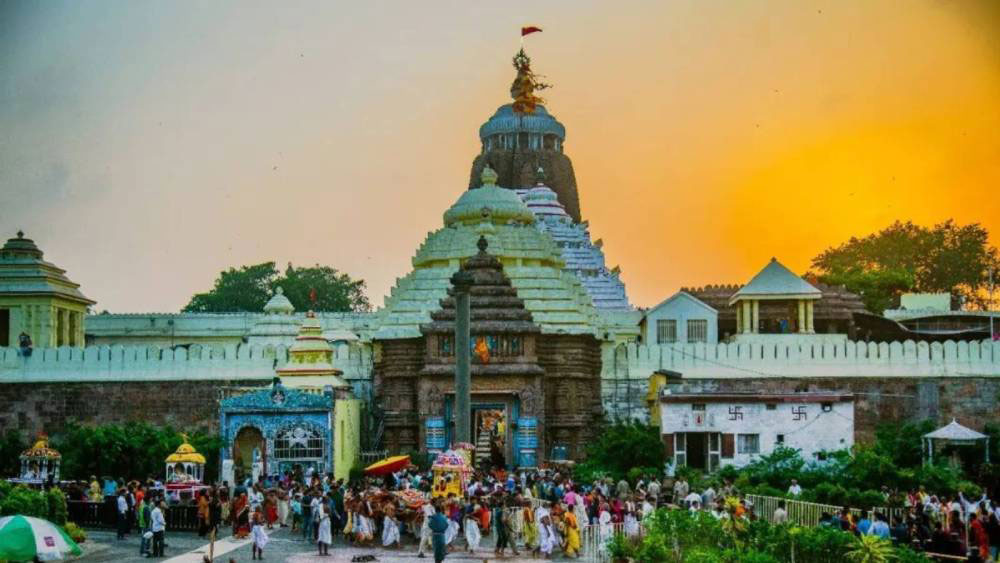 Plan a memorable Puri Tour Package From Bhubaneswar with HRT Vacations.