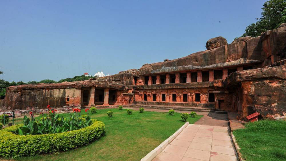 Upgrade Your Travel Comfort with Premium SML Coaches in Odisha